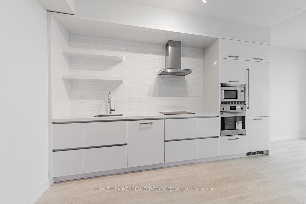 2221 Yonge Street Unit 5304 photo 9