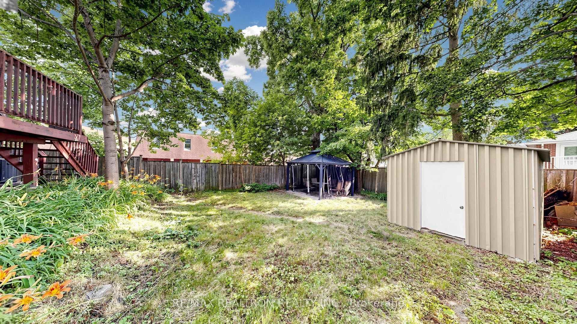 6 Albert Street photo 33
