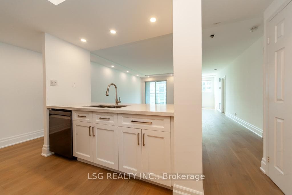 99 Harbour Square Unit 812 photo 20