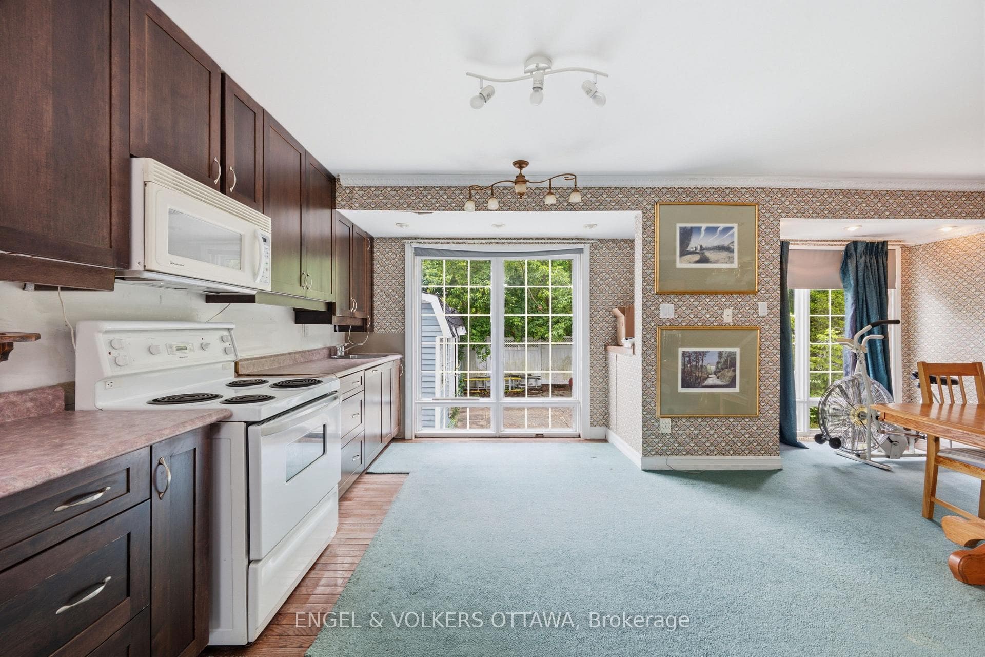 1446 Ridgebrook Drive photo 15