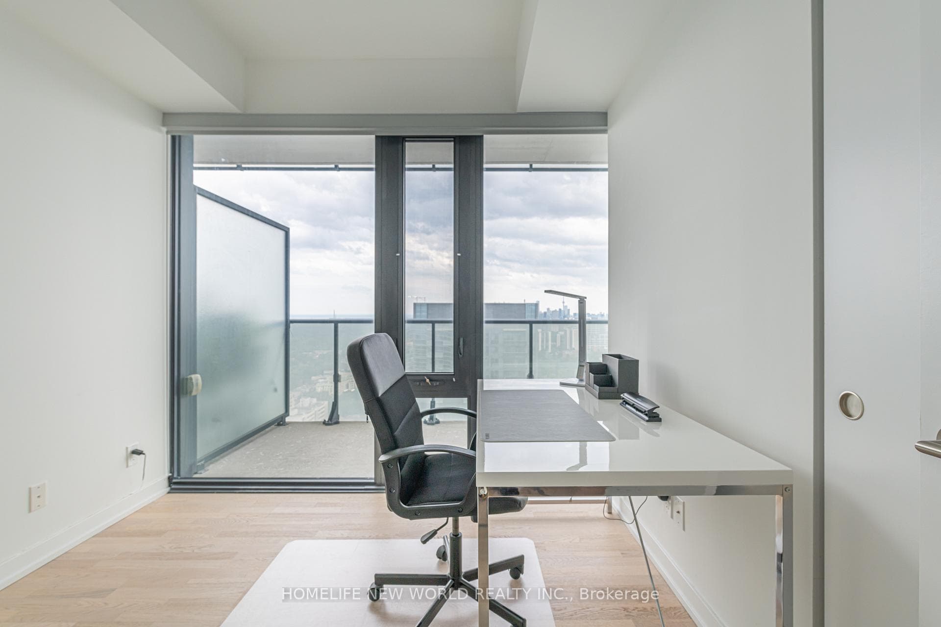 185 Roehampton Avenue Unit 3310 photo 18