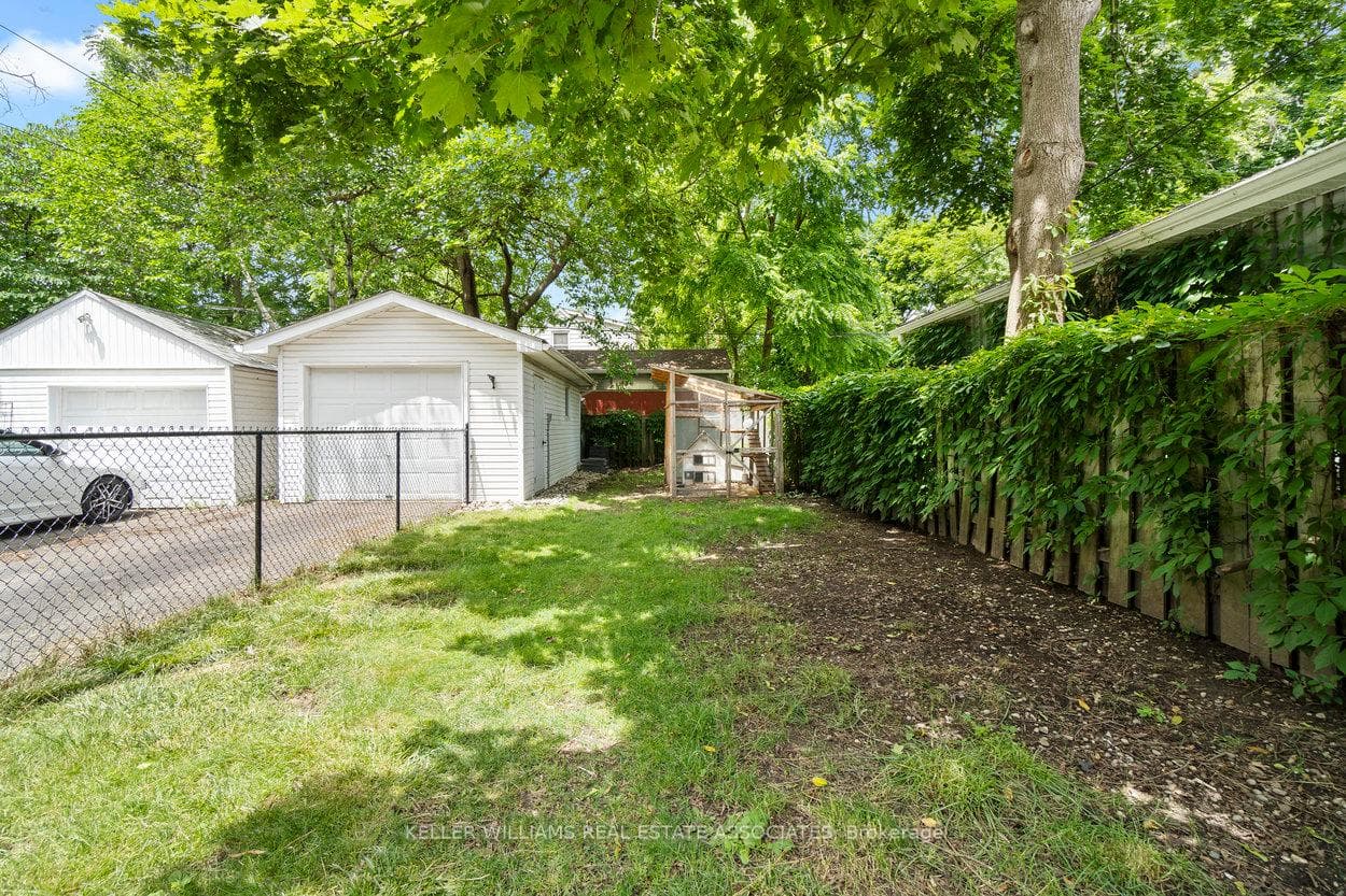 24 Ellen Street photo 38