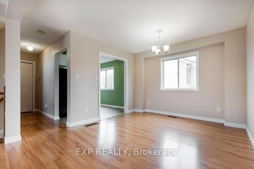 219 Baker Street photo 10