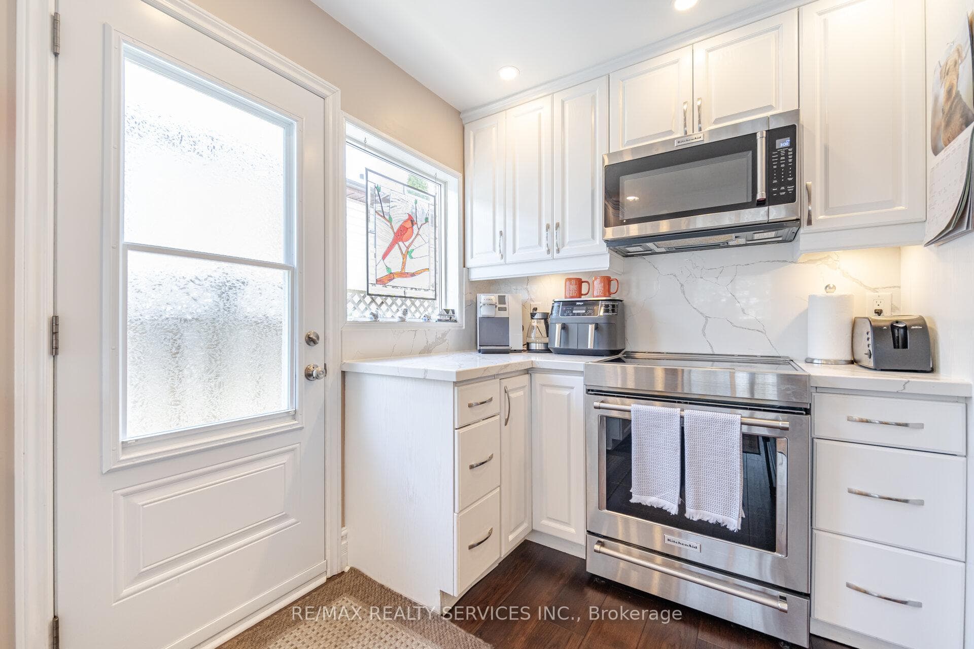 322 Kingsview Drive photo 11