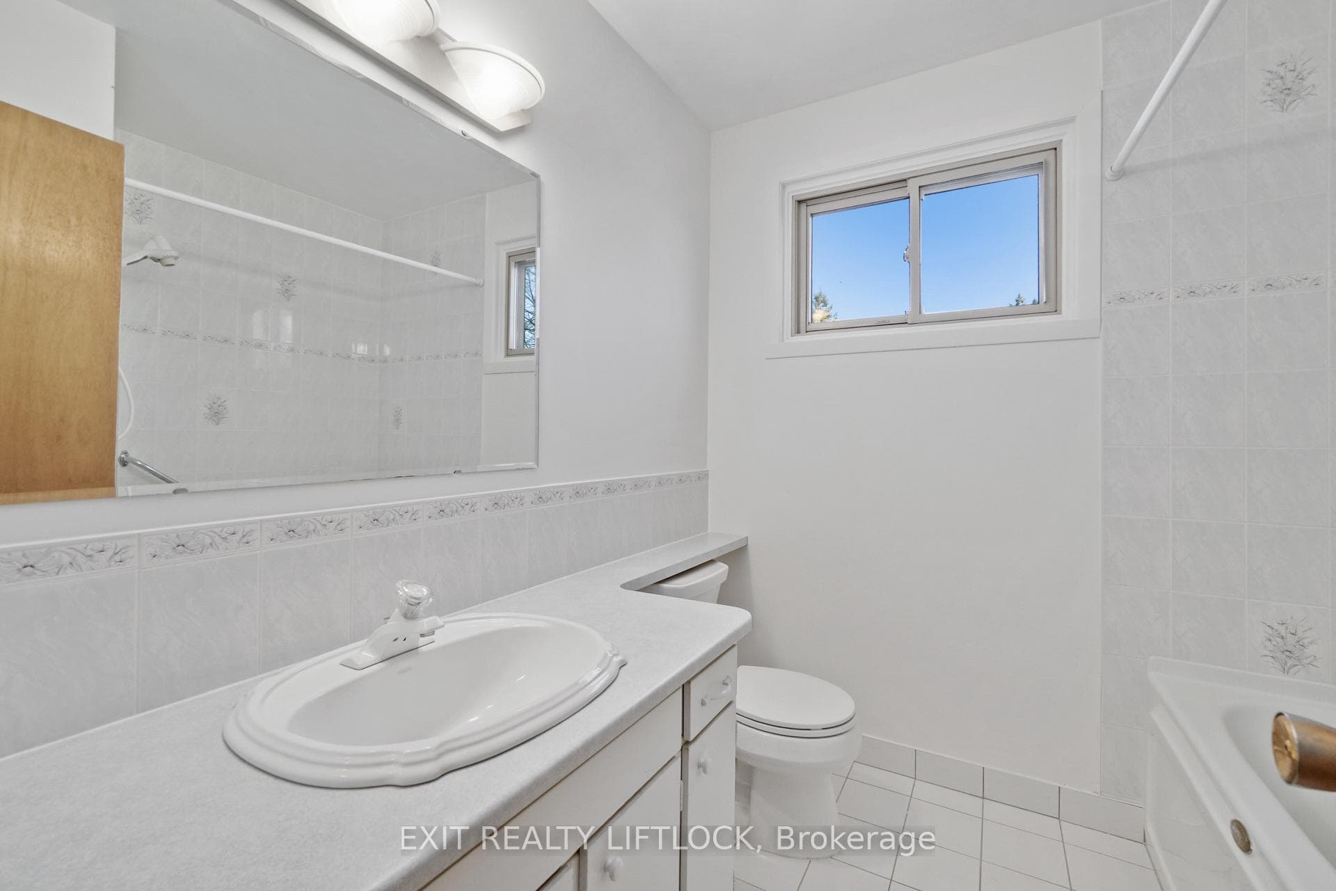 1310 Keewatin Boulevard photo 22