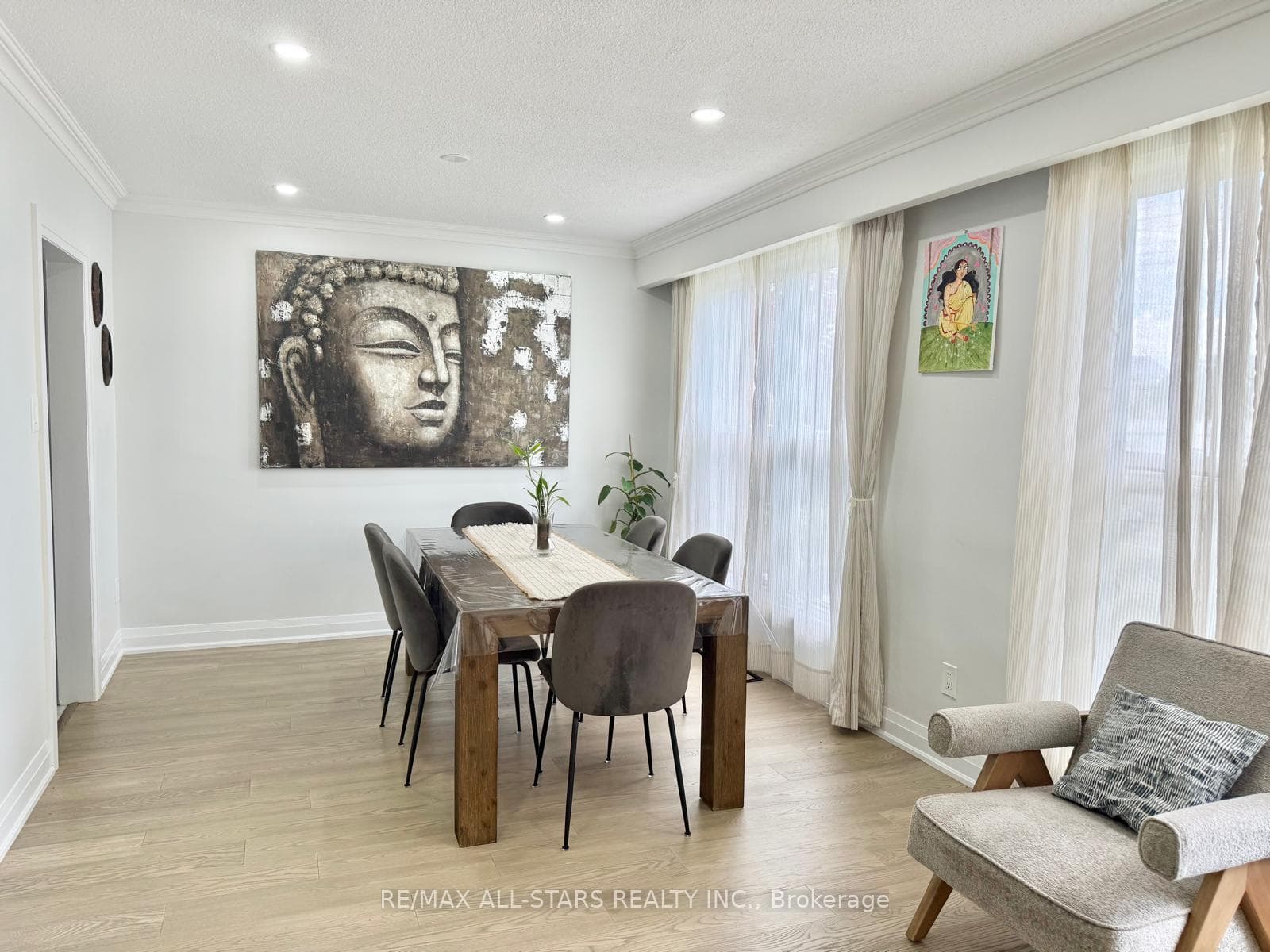 1554 Warden Avenue photo 3
