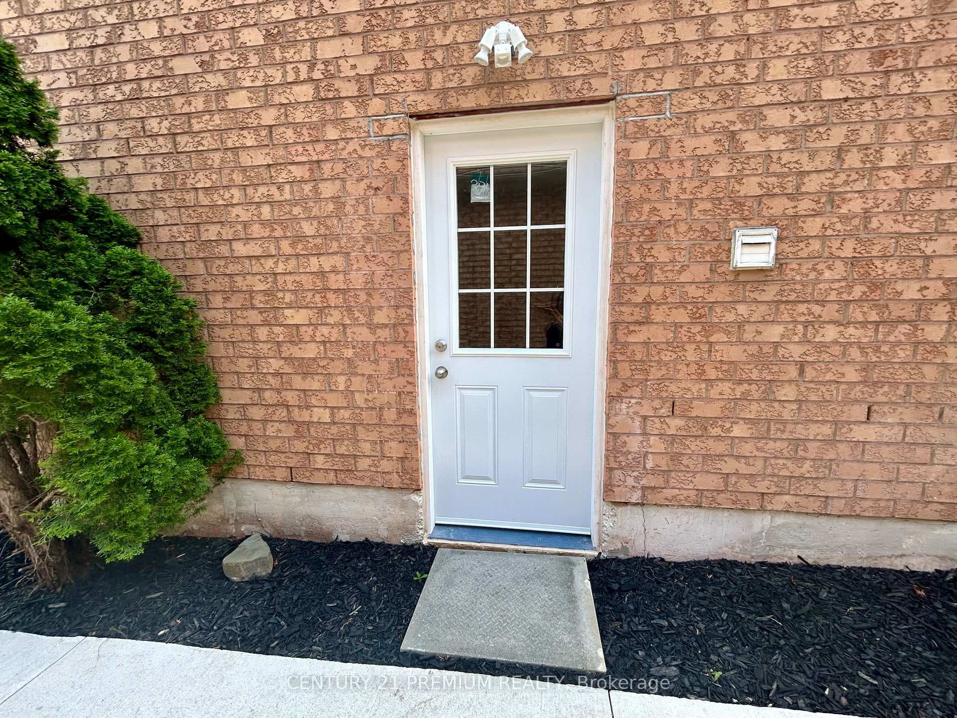 71 Pertosa Drive photo 2