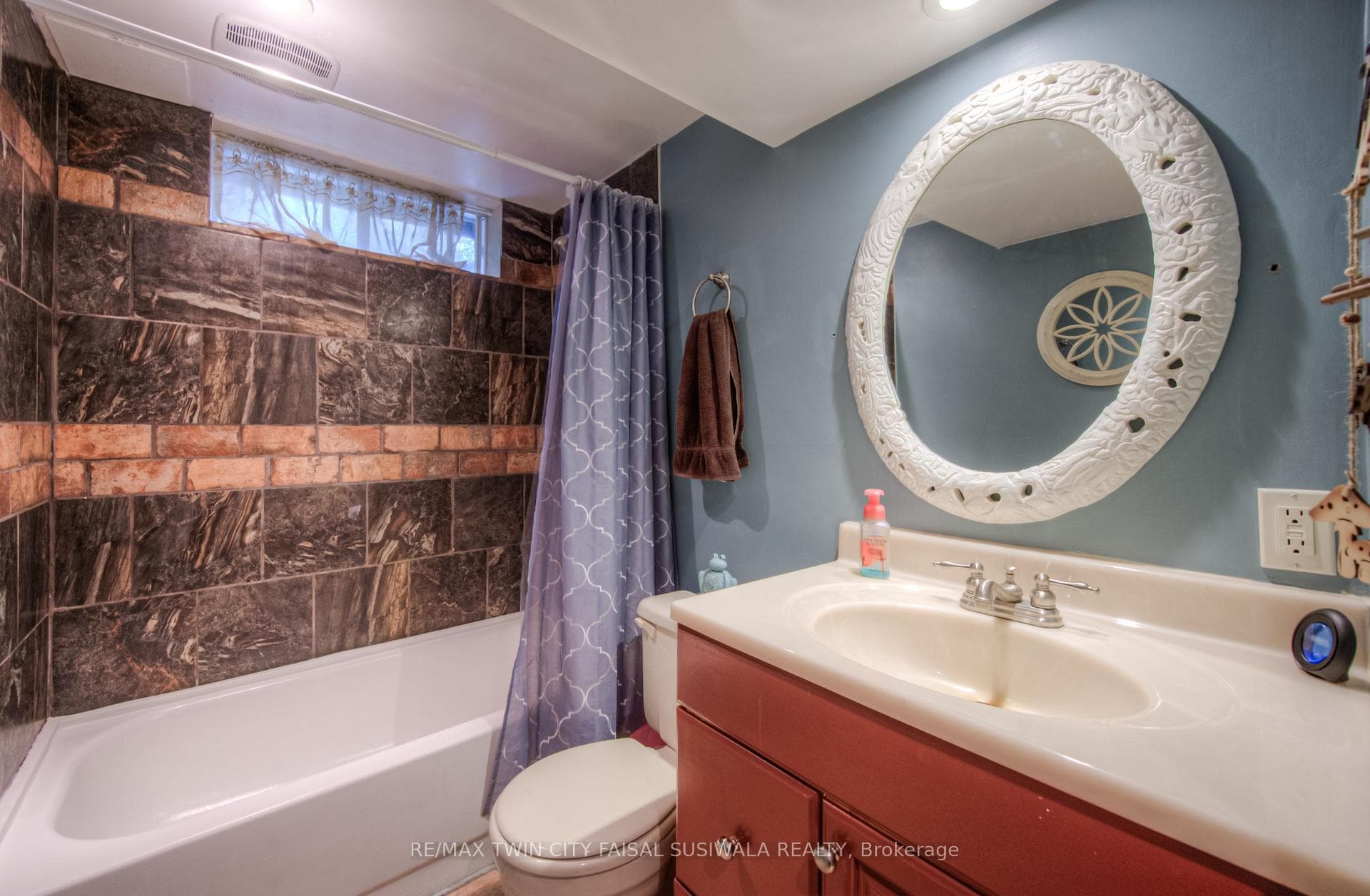 460 East River Road photo 34