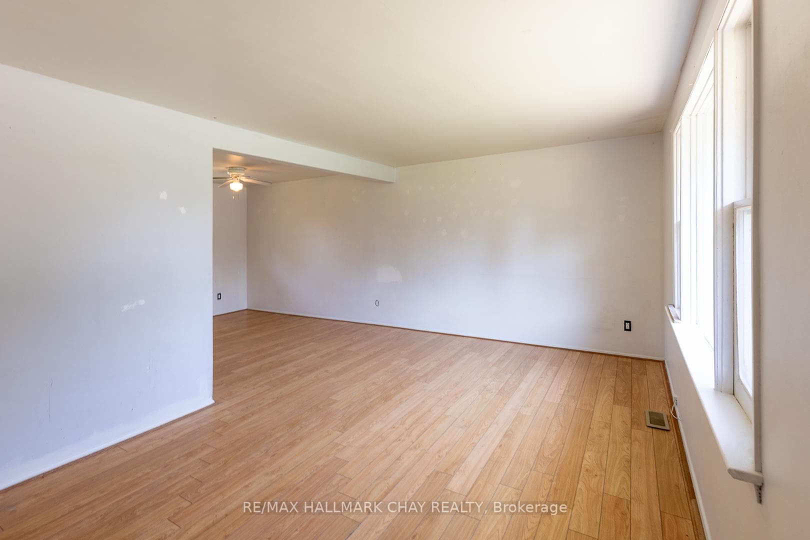 223 Calford Street photo 11