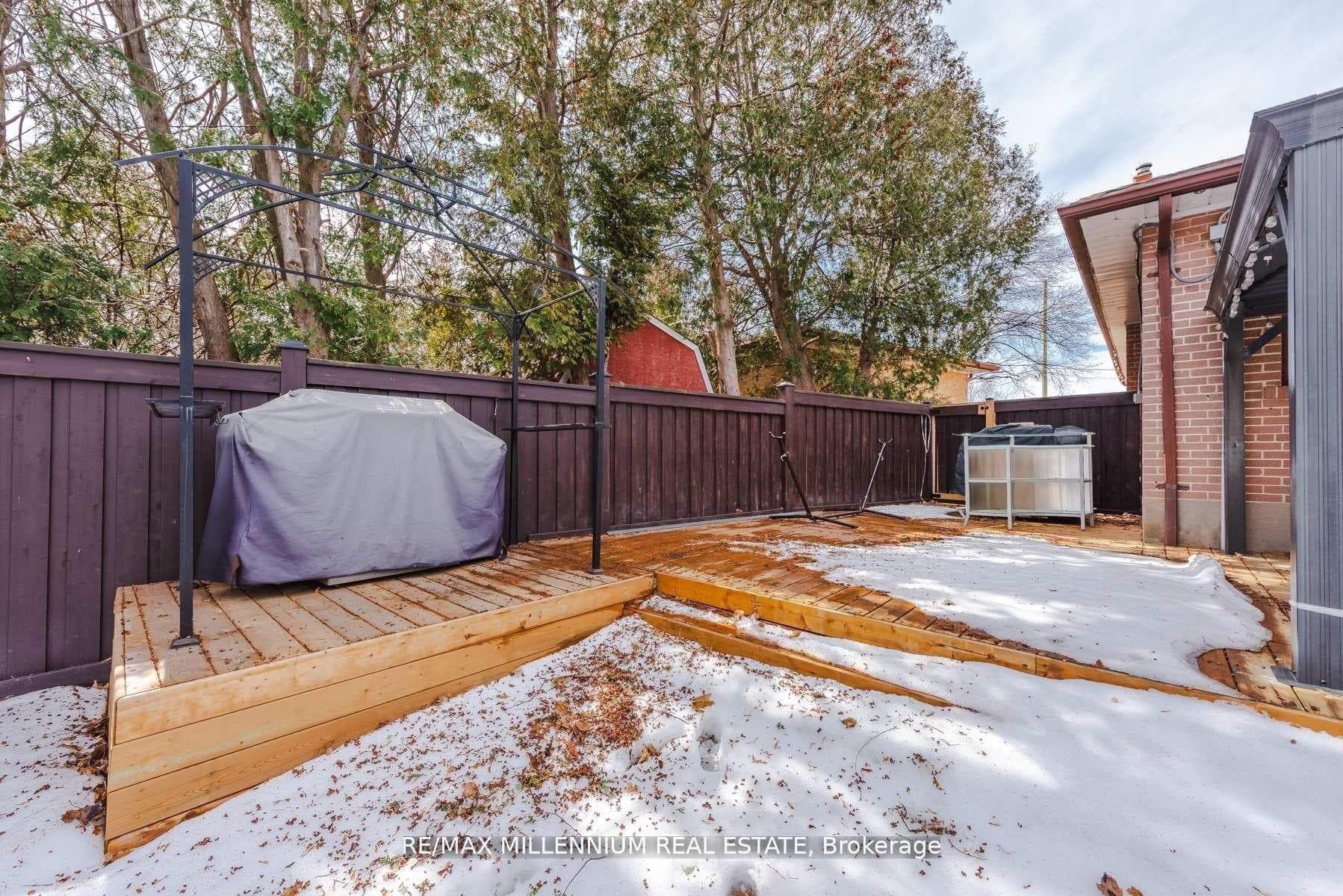 13 Cumberland Drive photo 46