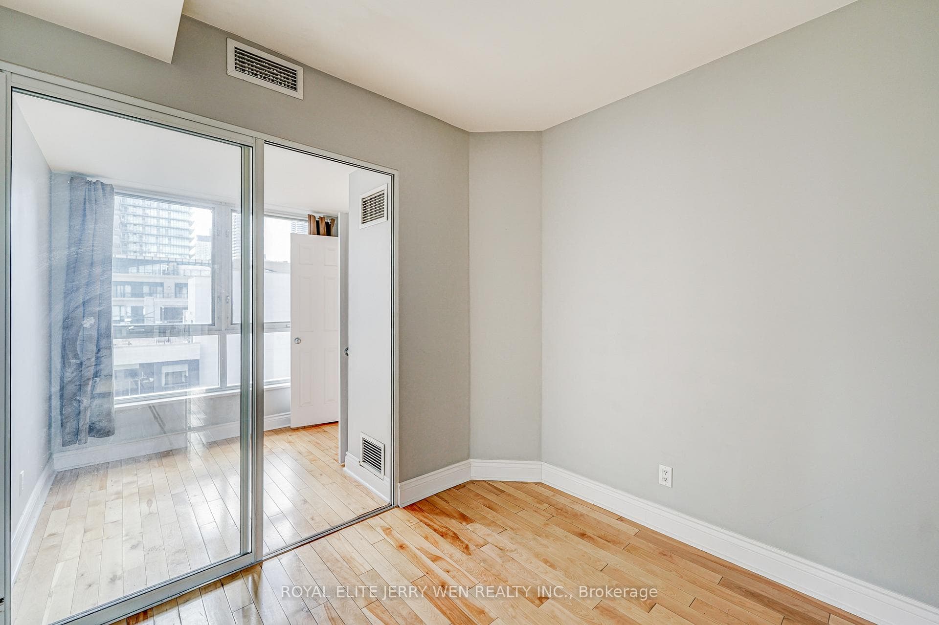 55 Bloor Street Unit 1809 photo 28