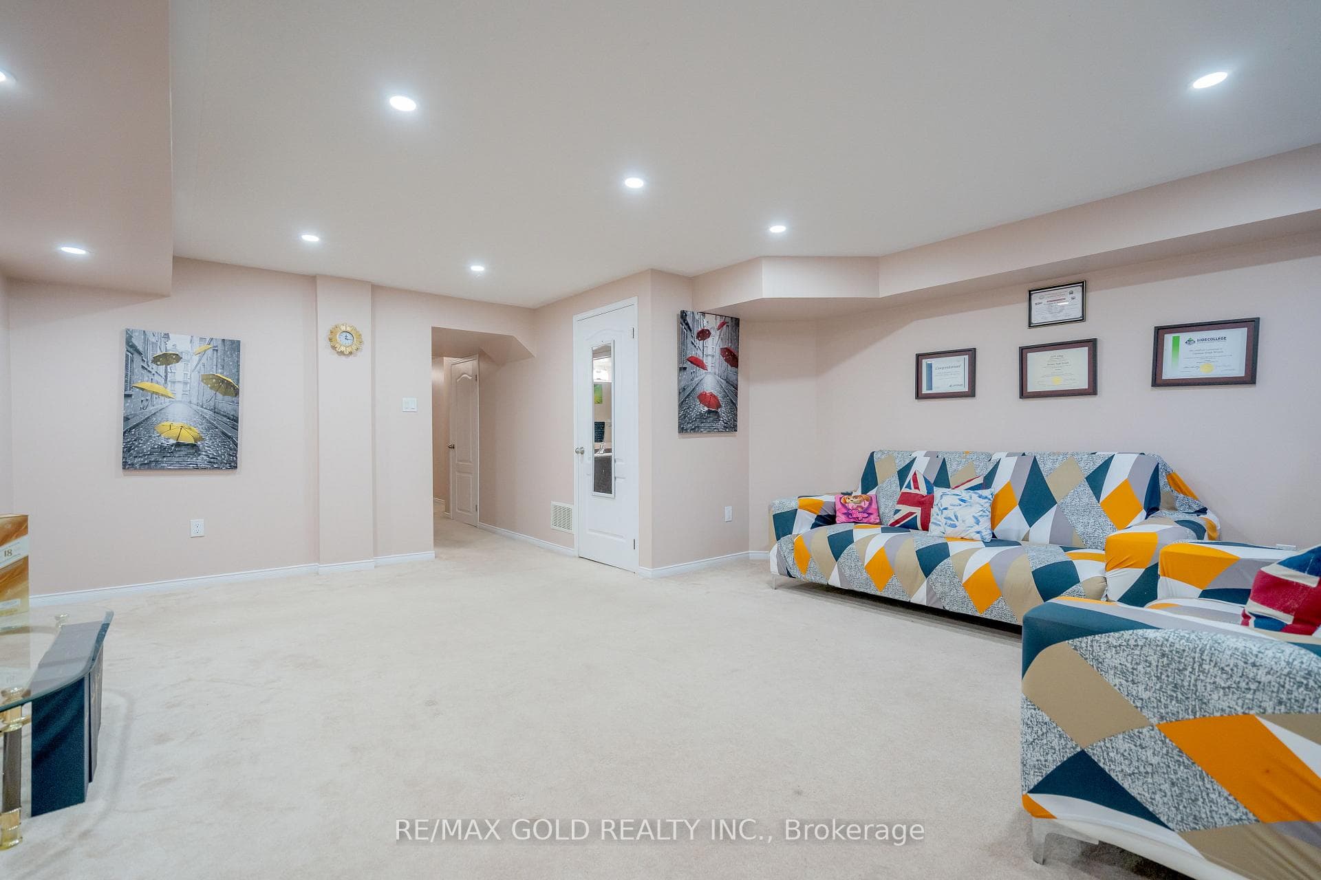 60 Sussexvale Drive photo 32