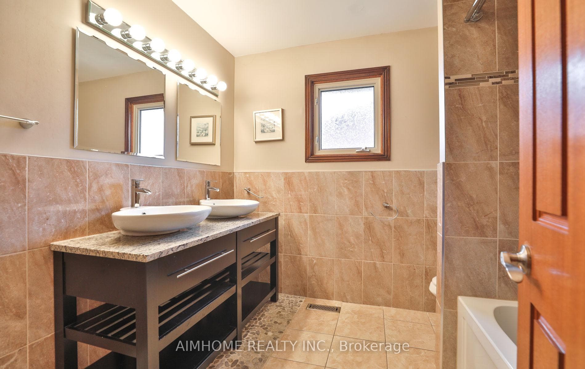 1339 Windrush Drive photo 30
