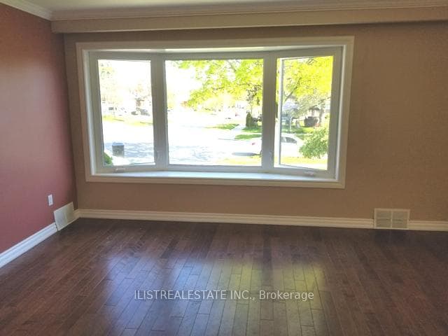 26 Arbutus Crescent photo 3