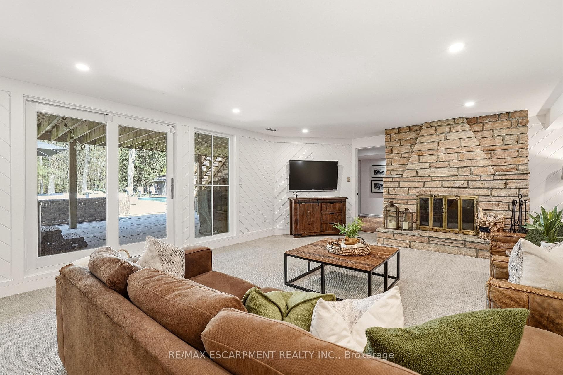 54 Acredale Drive photo 27