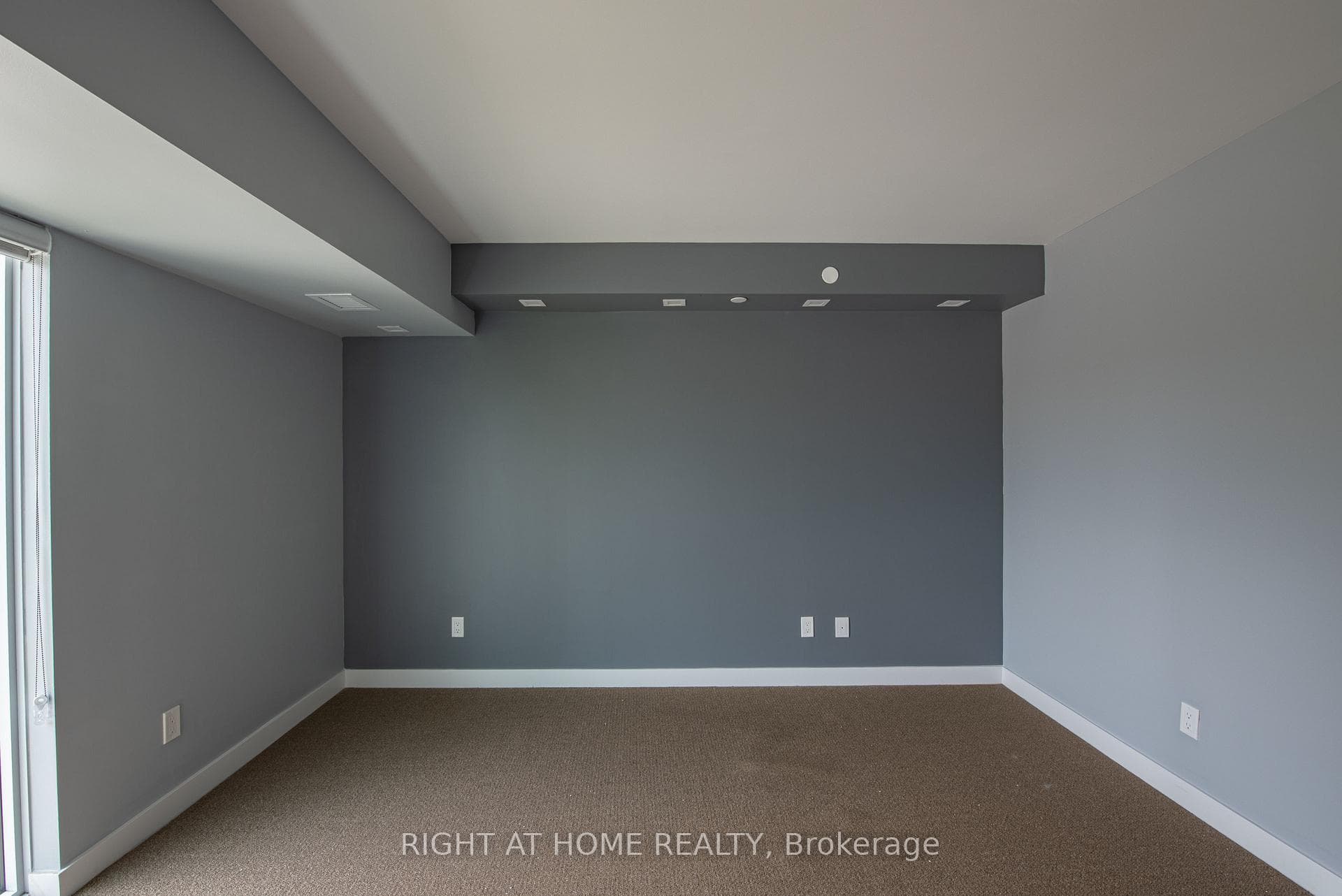 118 Varna Drive Unit 101 photo 19