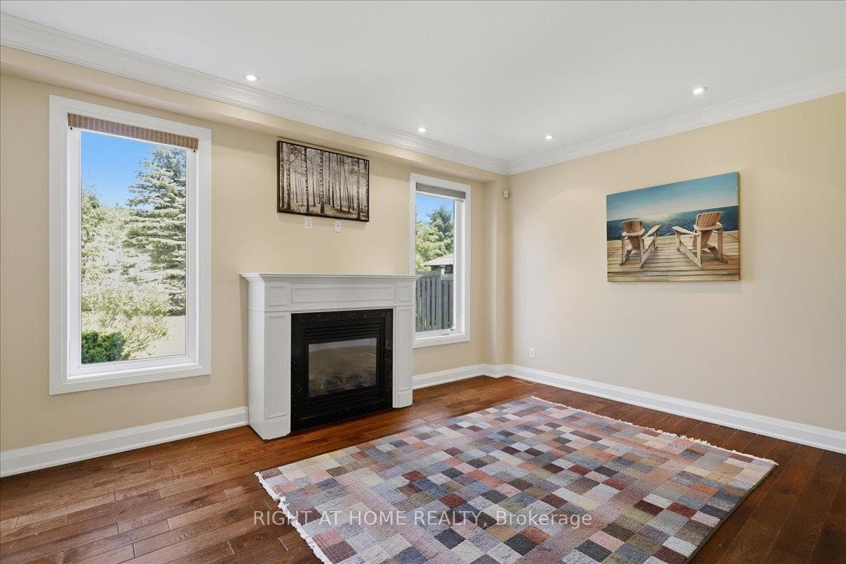 31 Christy Drive photo 11