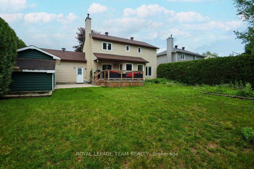332 Liard Street photo 30