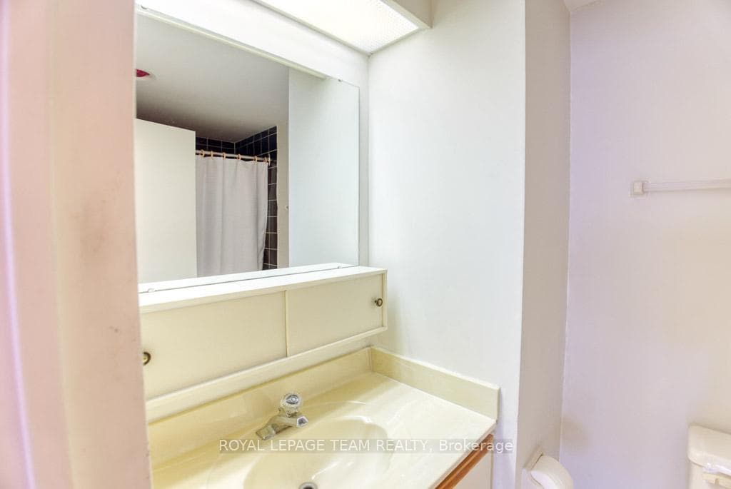 556 Laurier Avenue Unit 907 photo 19