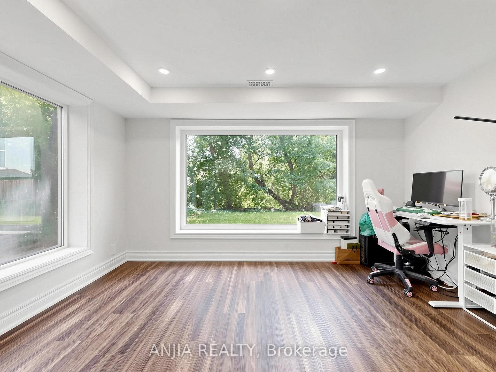 8 Applefield Drive photo 42