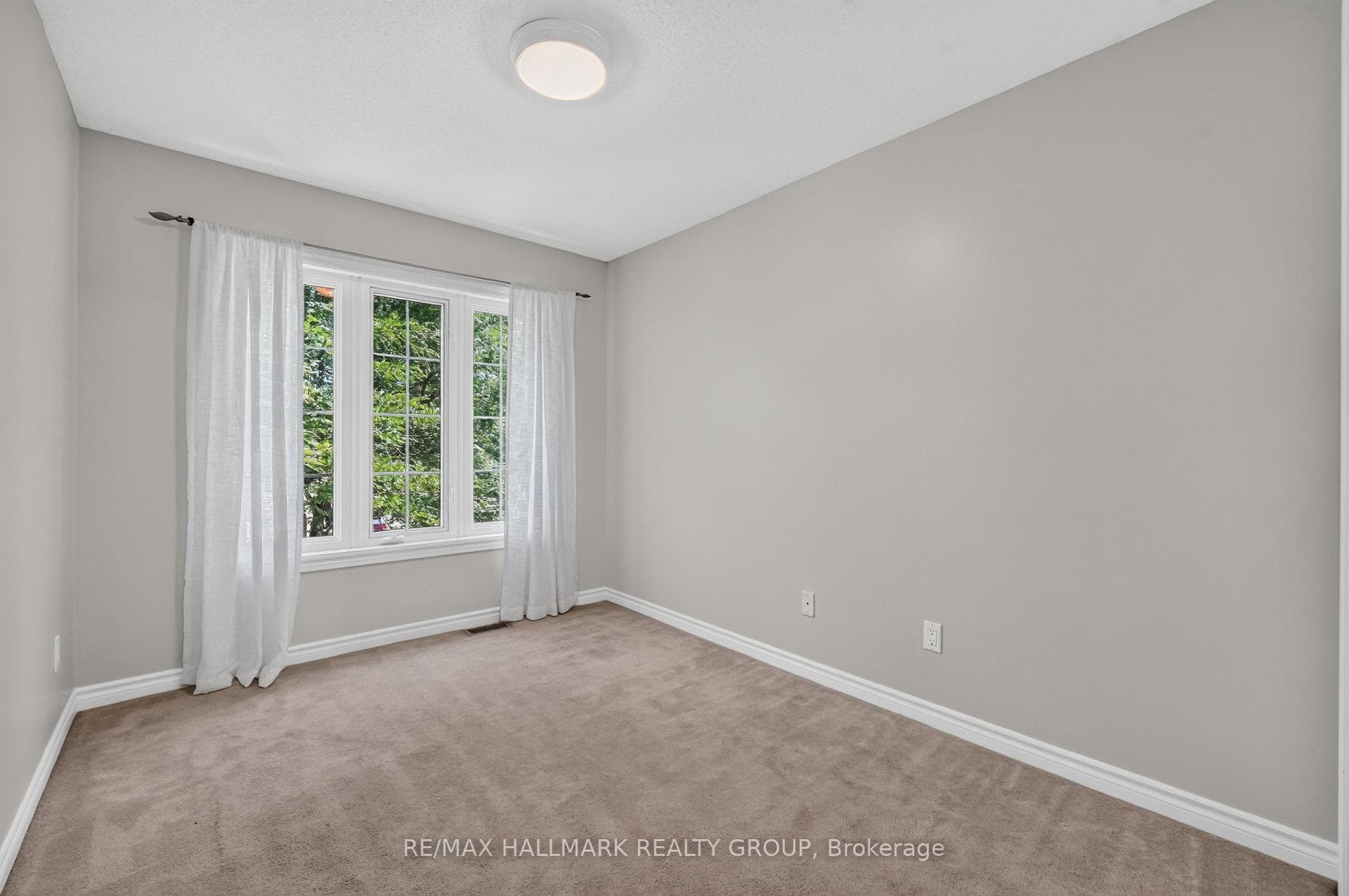 2028 MELETTE Crescent photo 25