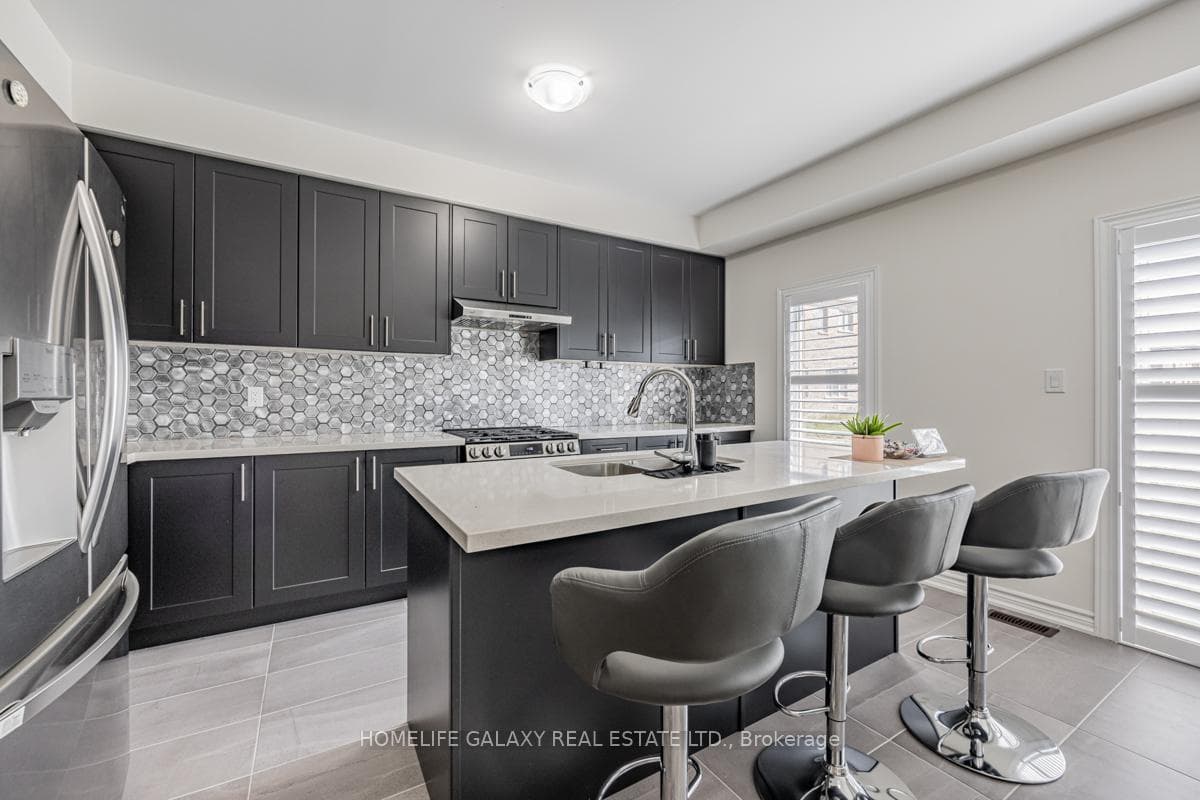 231 Fleetwood Drive photo 16