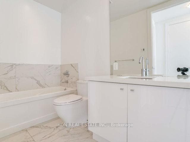 29 Queens Quay Unit 302 photo 19