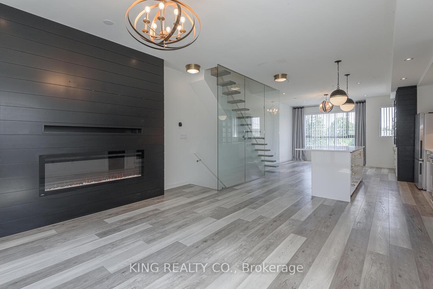 369 Essa Road Unit 104 photo 12