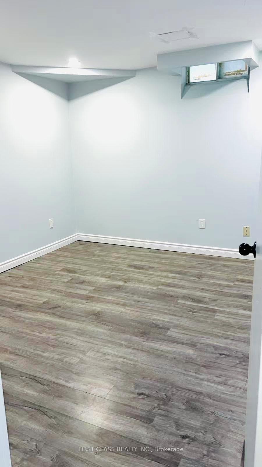96 Fieldwood Drive Unit Bsmt photo 5