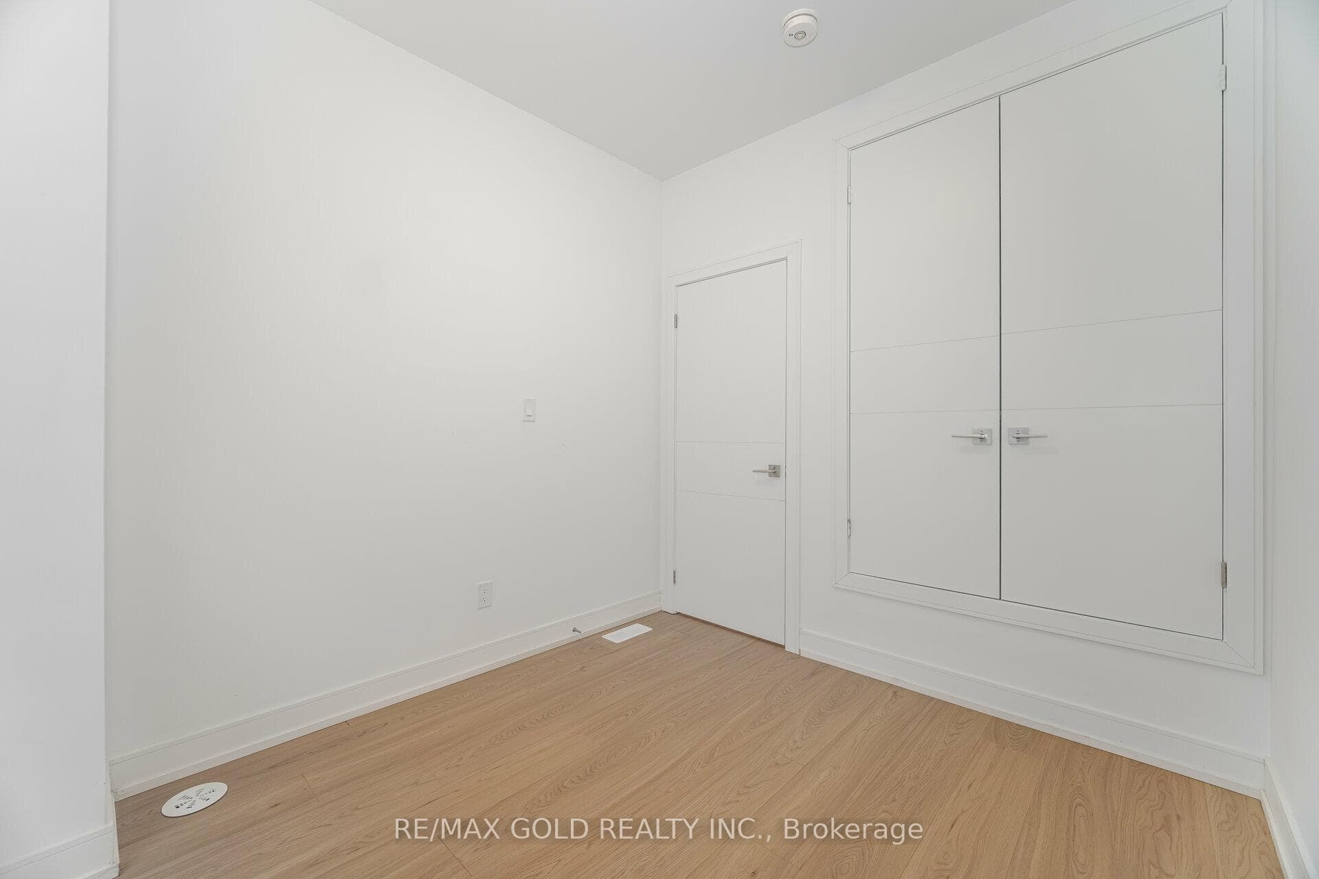 49 Desiree Place Unit 33 photo 16