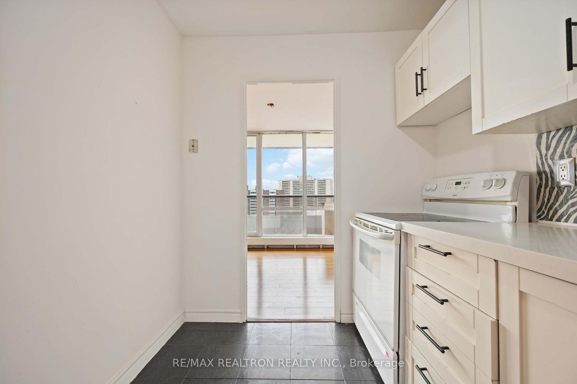 31 Four Winds Drive Unit 1014 photo 14