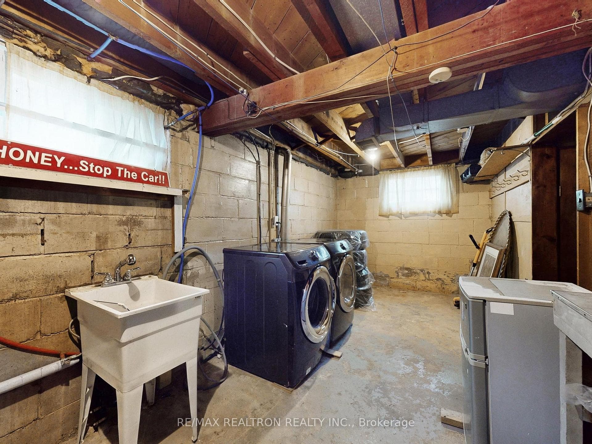 1876 Keele Street photo 36