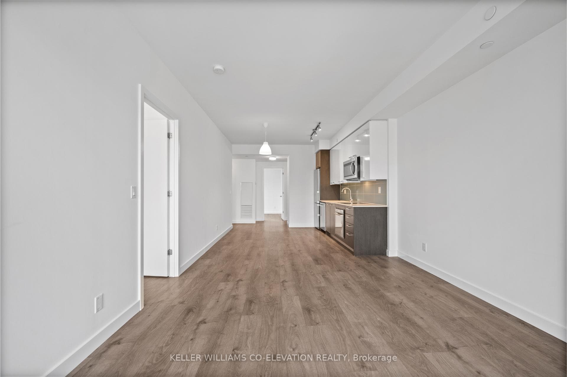 109 Vaughan Road Unit 305 photo 5