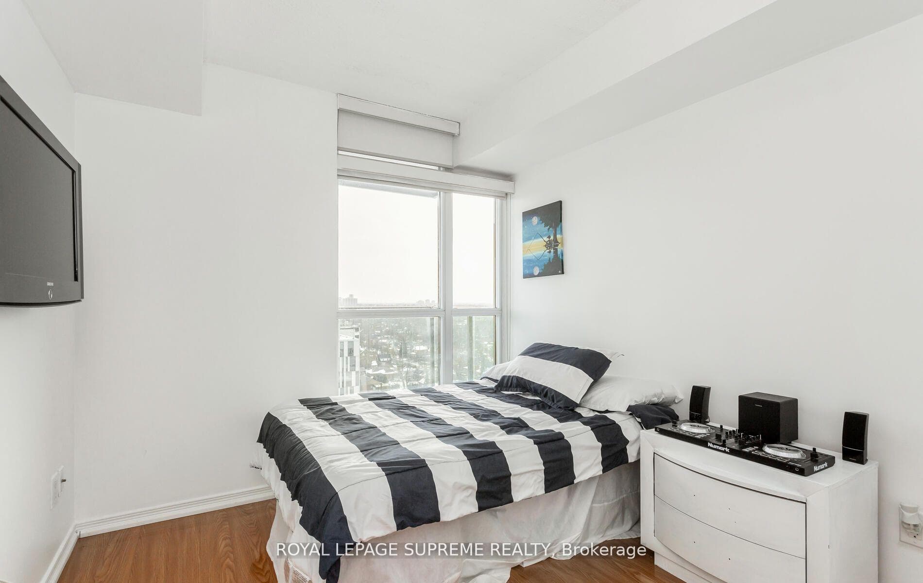 9 George Street Unit 1606 photo 22