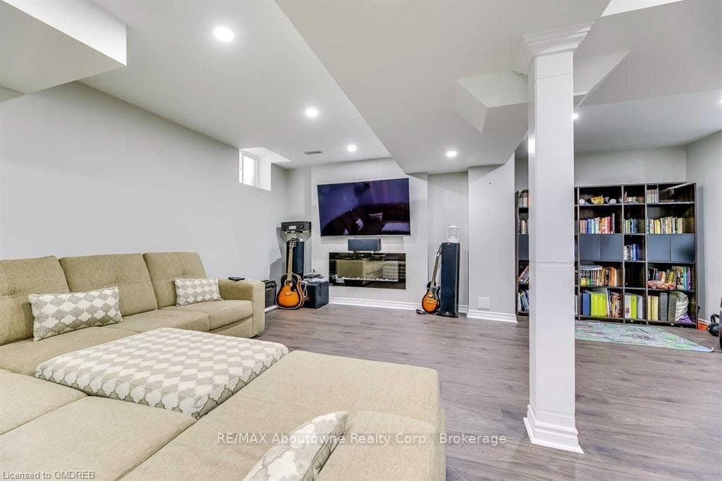 5690 FRESHWATER Drive photo 22