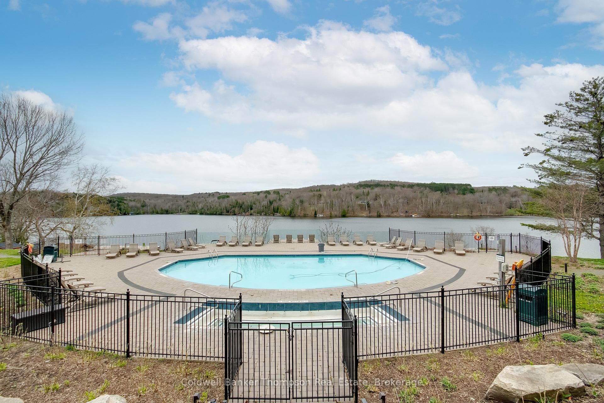 Outdoor pool at Lakeside Lodge