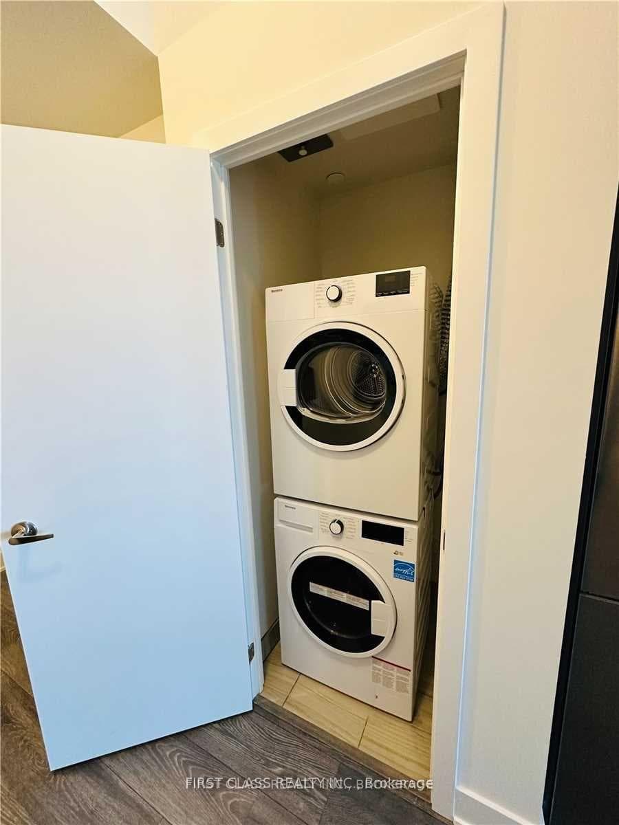 188 Fairview Mall Drive Unit 519 photo 9