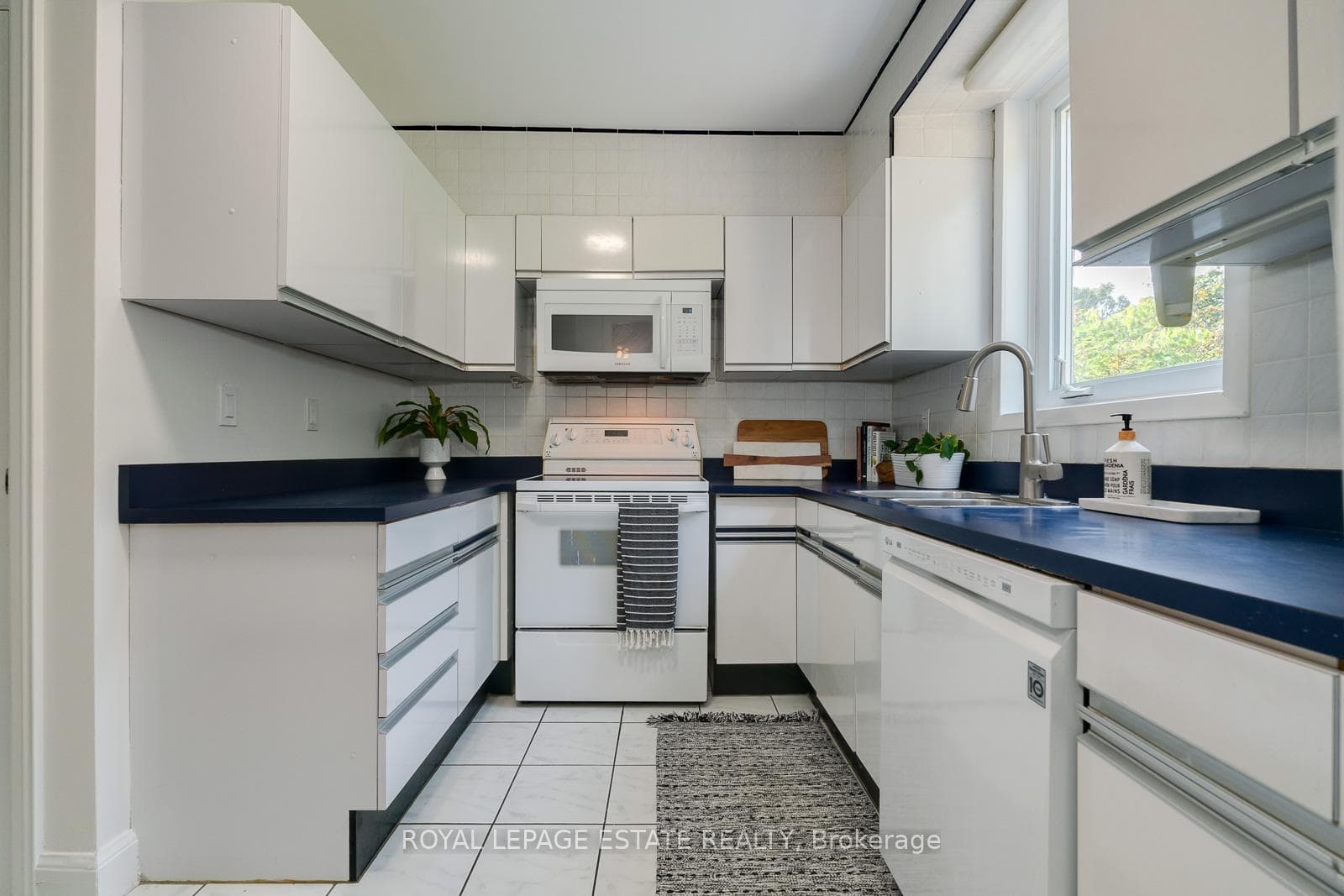 72 Fishleigh Drive photo 16