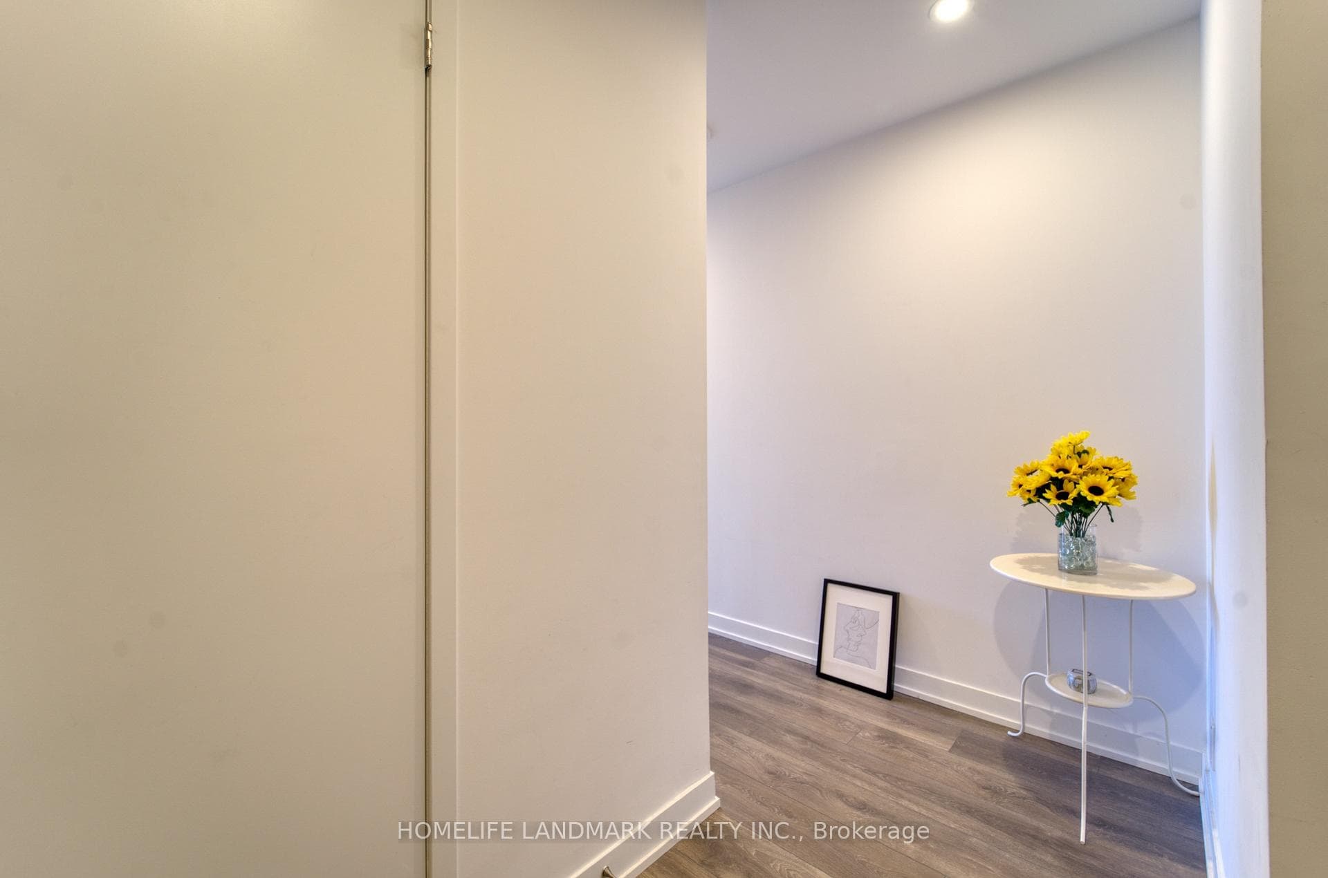 15 HOLMES Avenue Unit 2808 photo 2