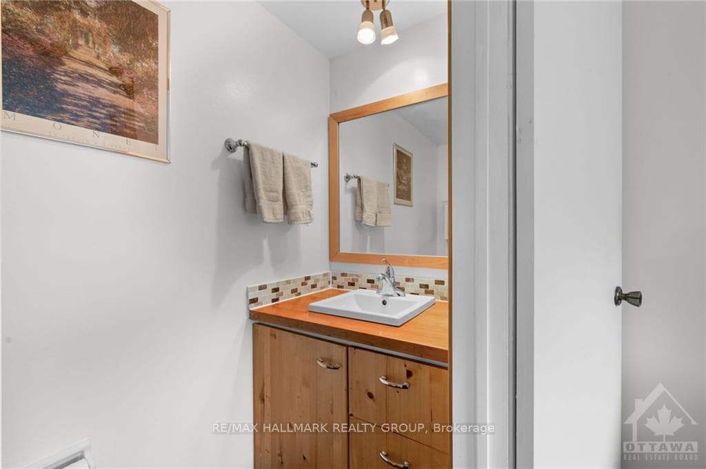 289 PICKFORD Drive photo 27