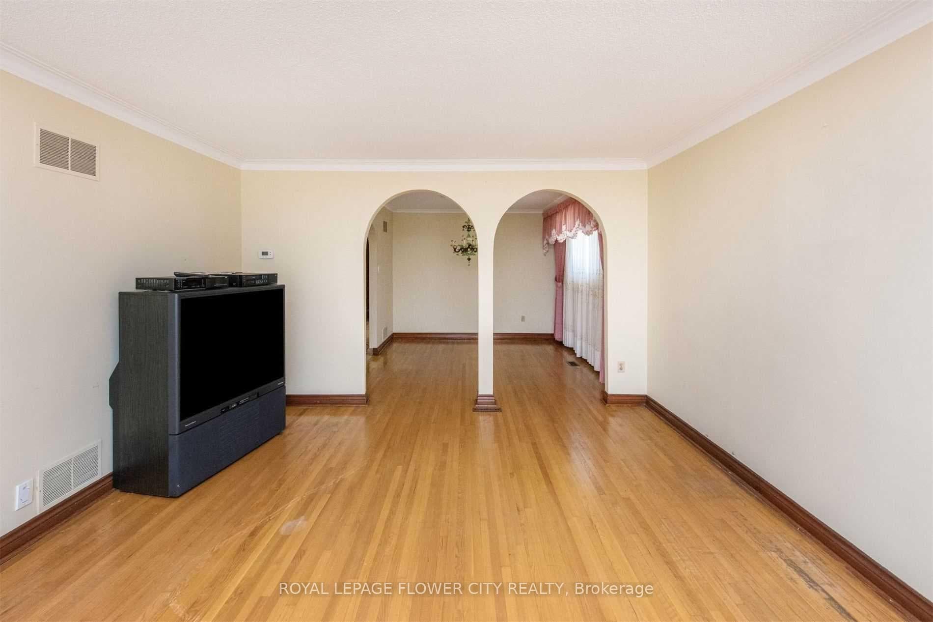 10500 Colerain Drive photo 6