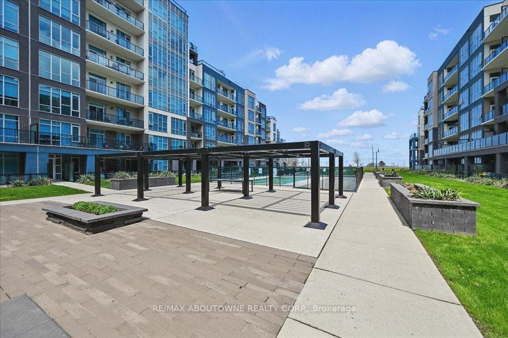 16 Concord Place Unit 135 photo 36
