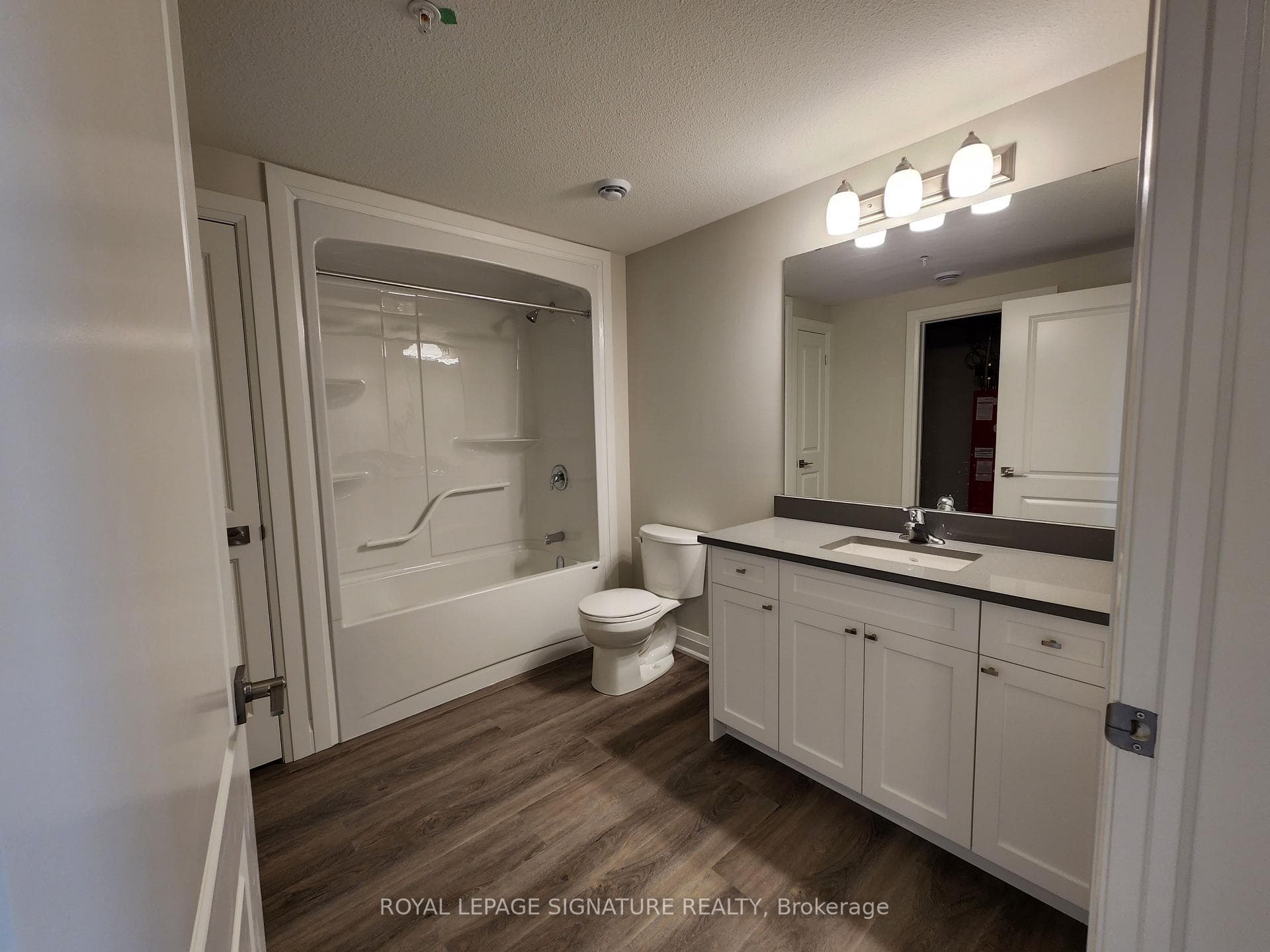 120 Summersides Boulevard Unit 312 photo 17