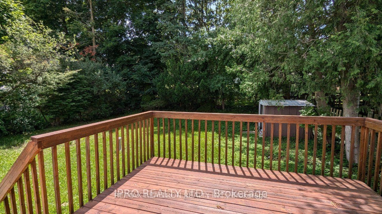 16 Cresthaven Drive photo 6