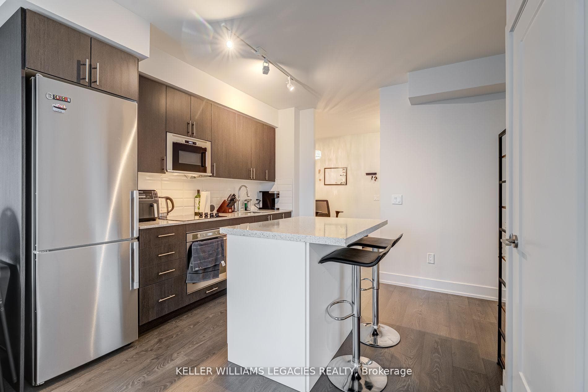 2550 Simcoe Street Unit 1612 photo 11