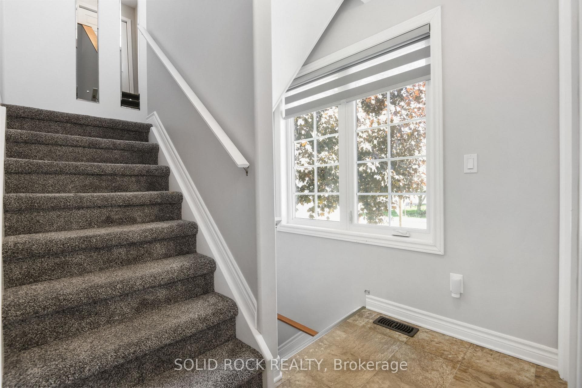 55 Woodward Street photo 13