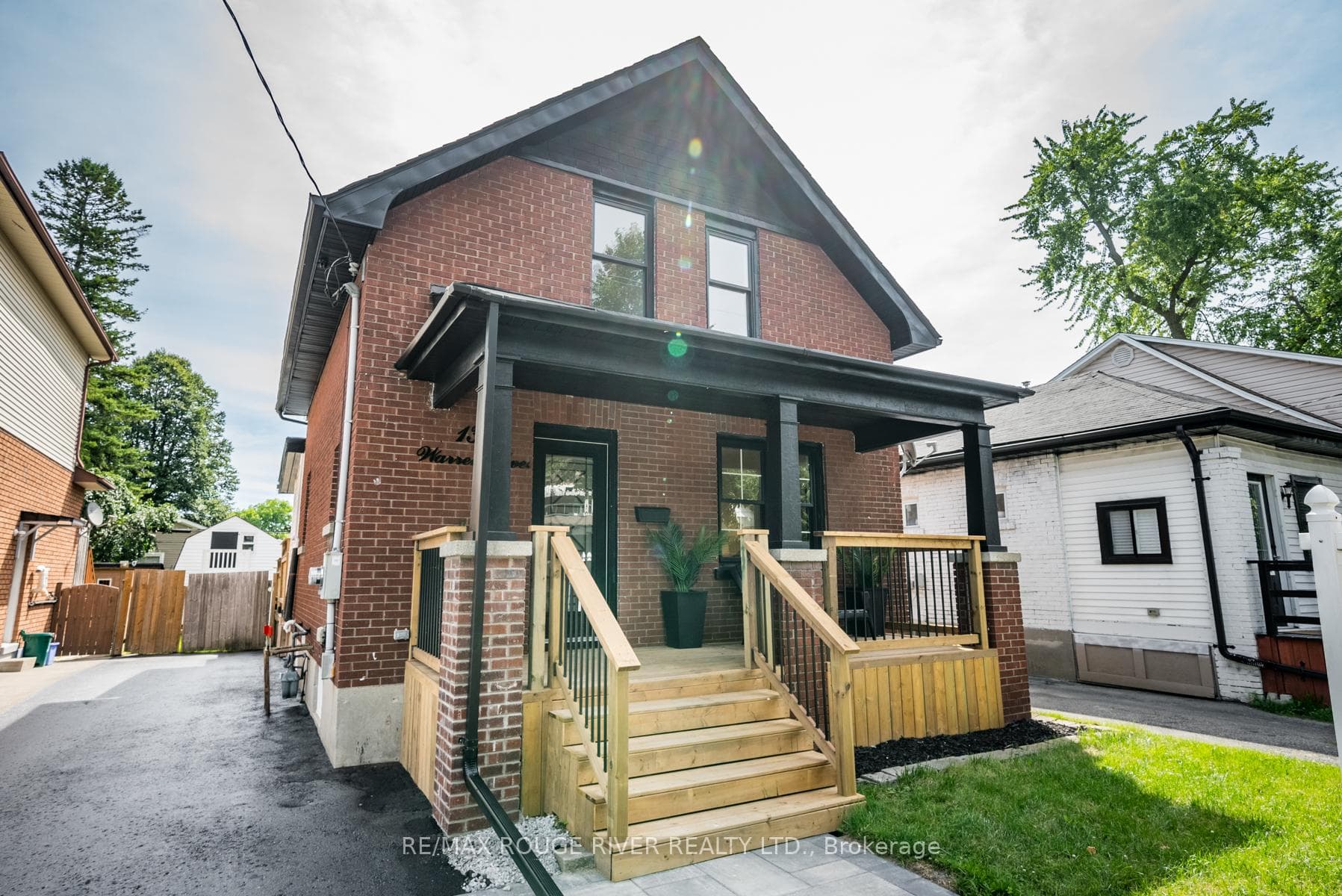 135 Warren Avenue photo 1
