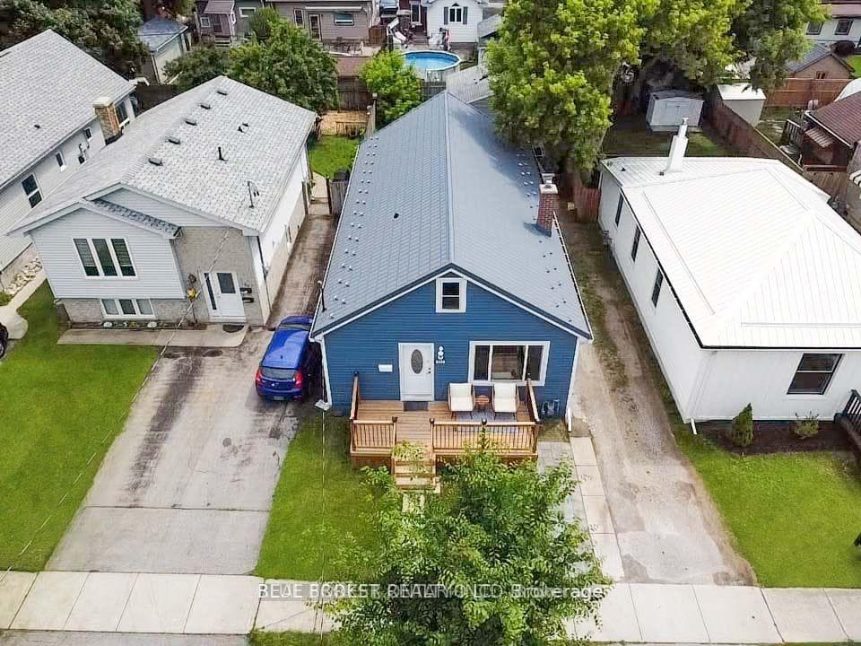 Metal roof (2022)