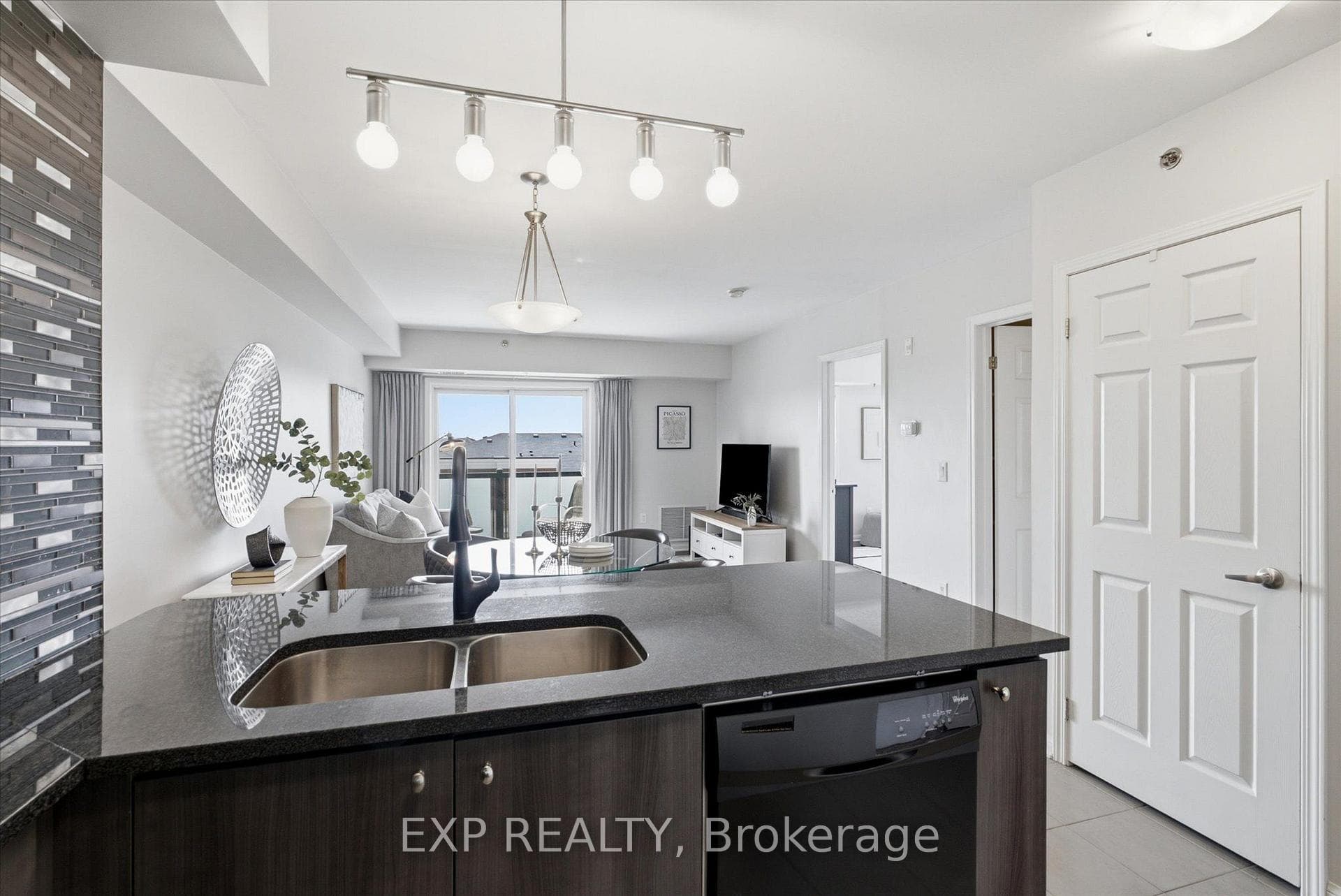 60 Baycliffe Crescent Unit 412A photo 4