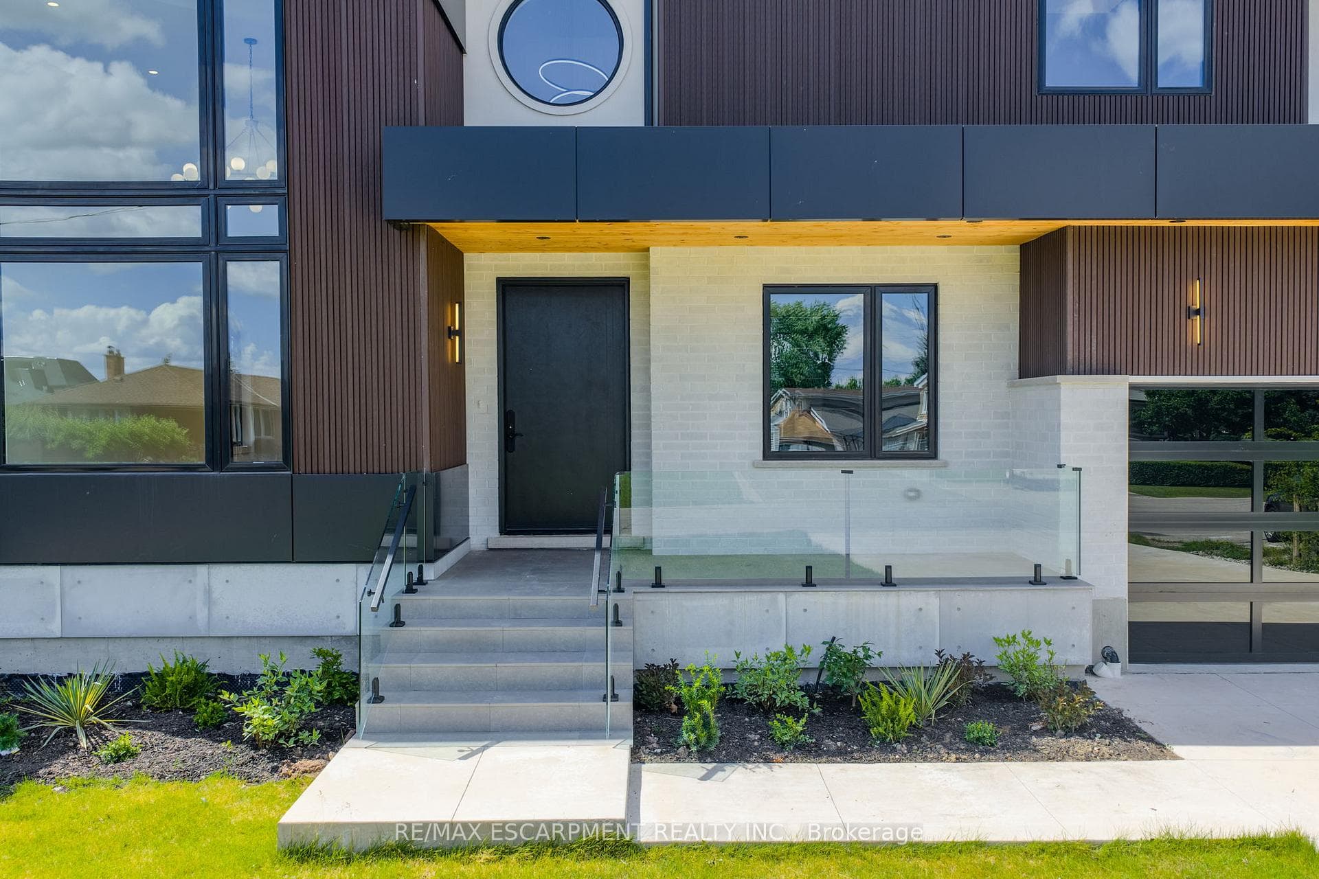 369 Wade Street photo 3